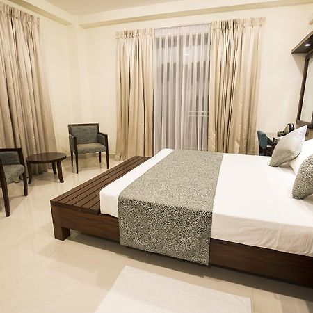 Grand 7 Hotel -Kesbewa بيلياندالا المظهر الخارجي الصورة