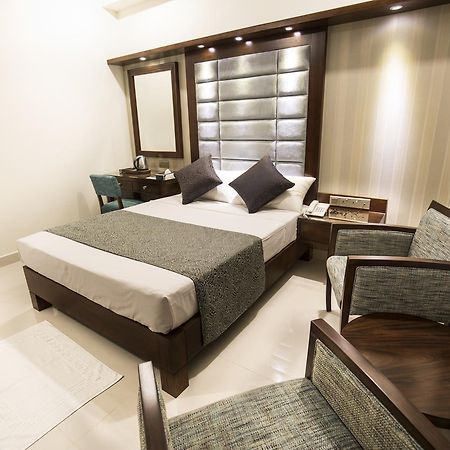 Grand 7 Hotel -Kesbewa بيلياندالا المظهر الخارجي الصورة