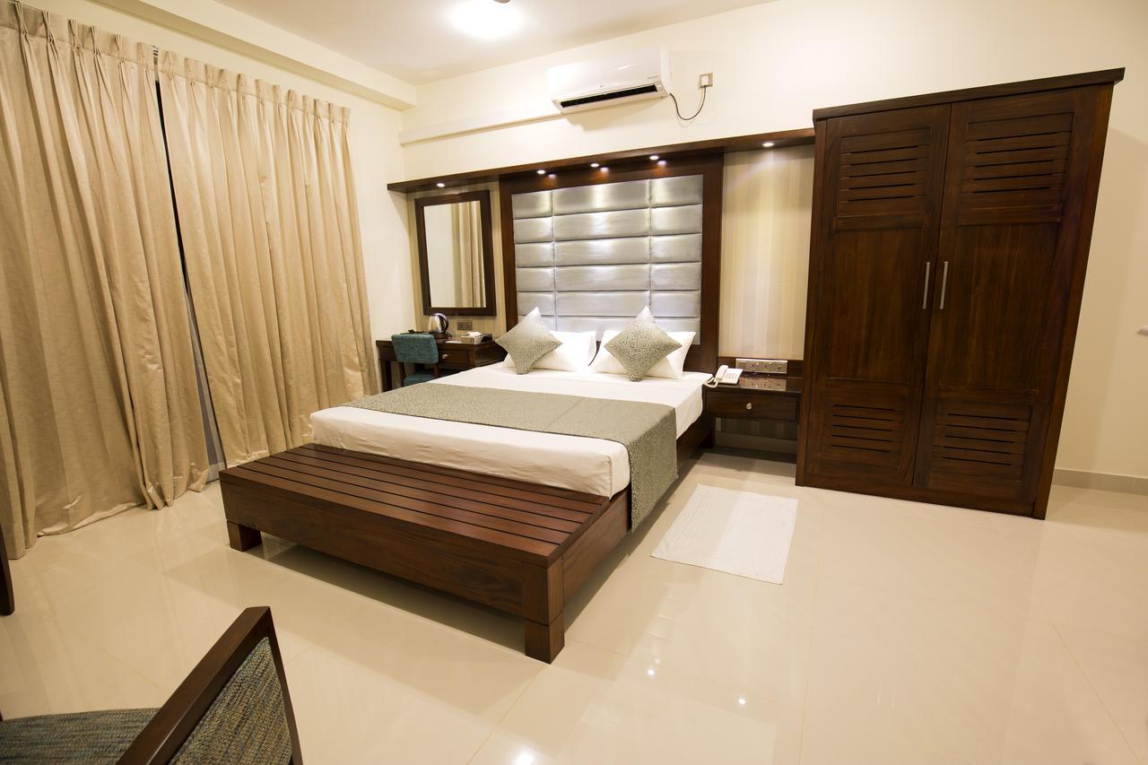 Grand 7 Hotel -Kesbewa بيلياندالا المظهر الخارجي الصورة