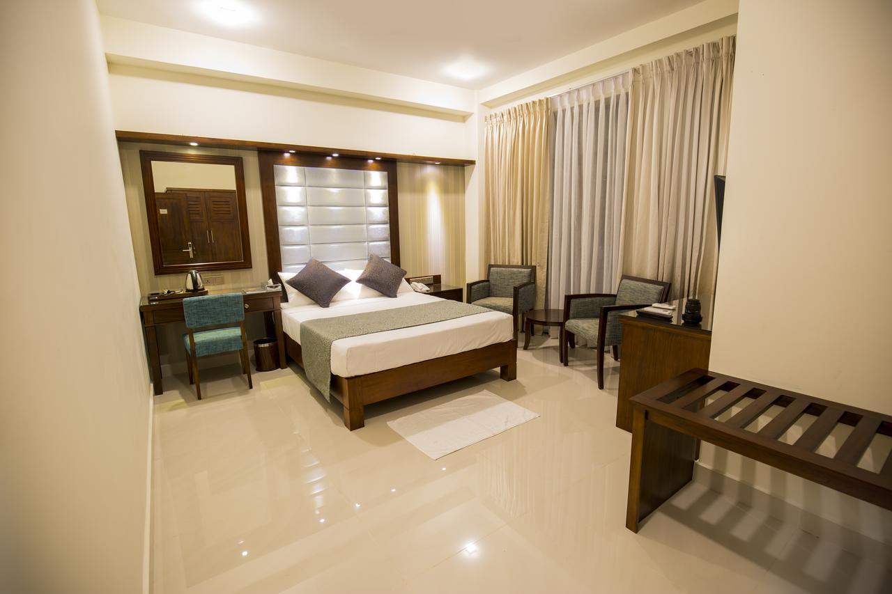 Grand 7 Hotel -Kesbewa بيلياندالا المظهر الخارجي الصورة