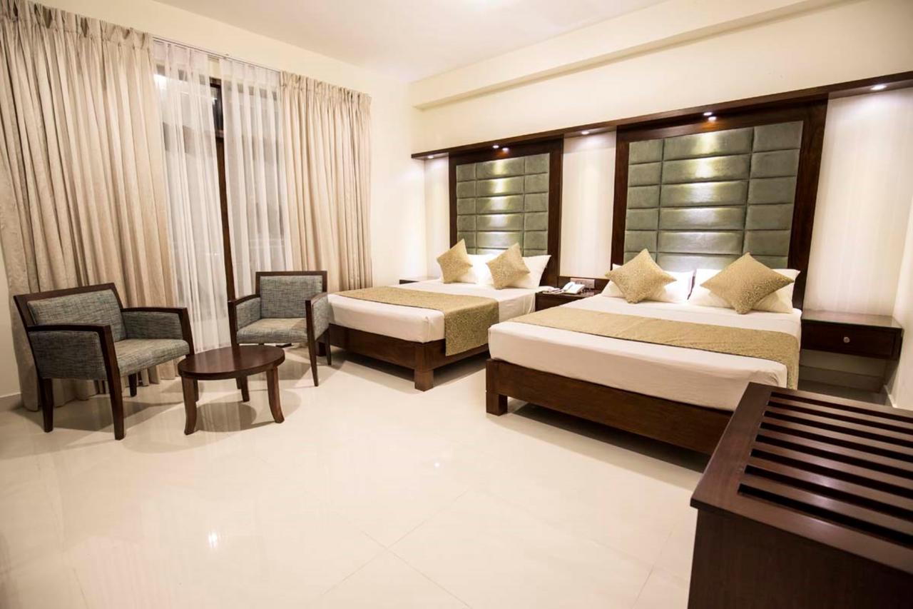 Grand 7 Hotel -Kesbewa بيلياندالا المظهر الخارجي الصورة